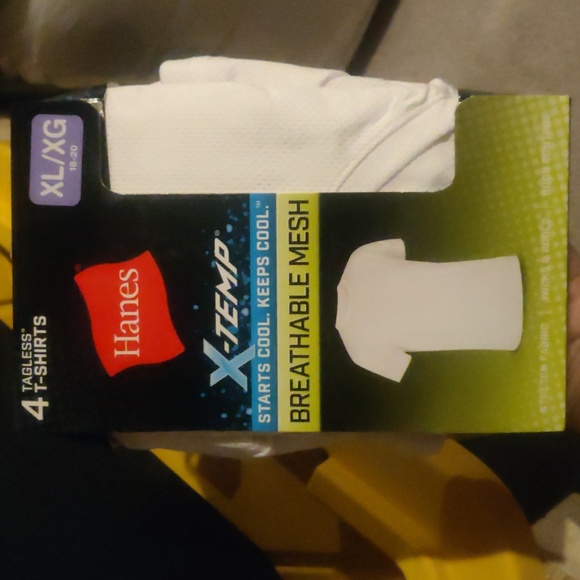 New! Boys Hanes X-Temp Breathable Mesh T Shirt XL/XG(18-20) and Med (10-12) - Picture 1 of 6